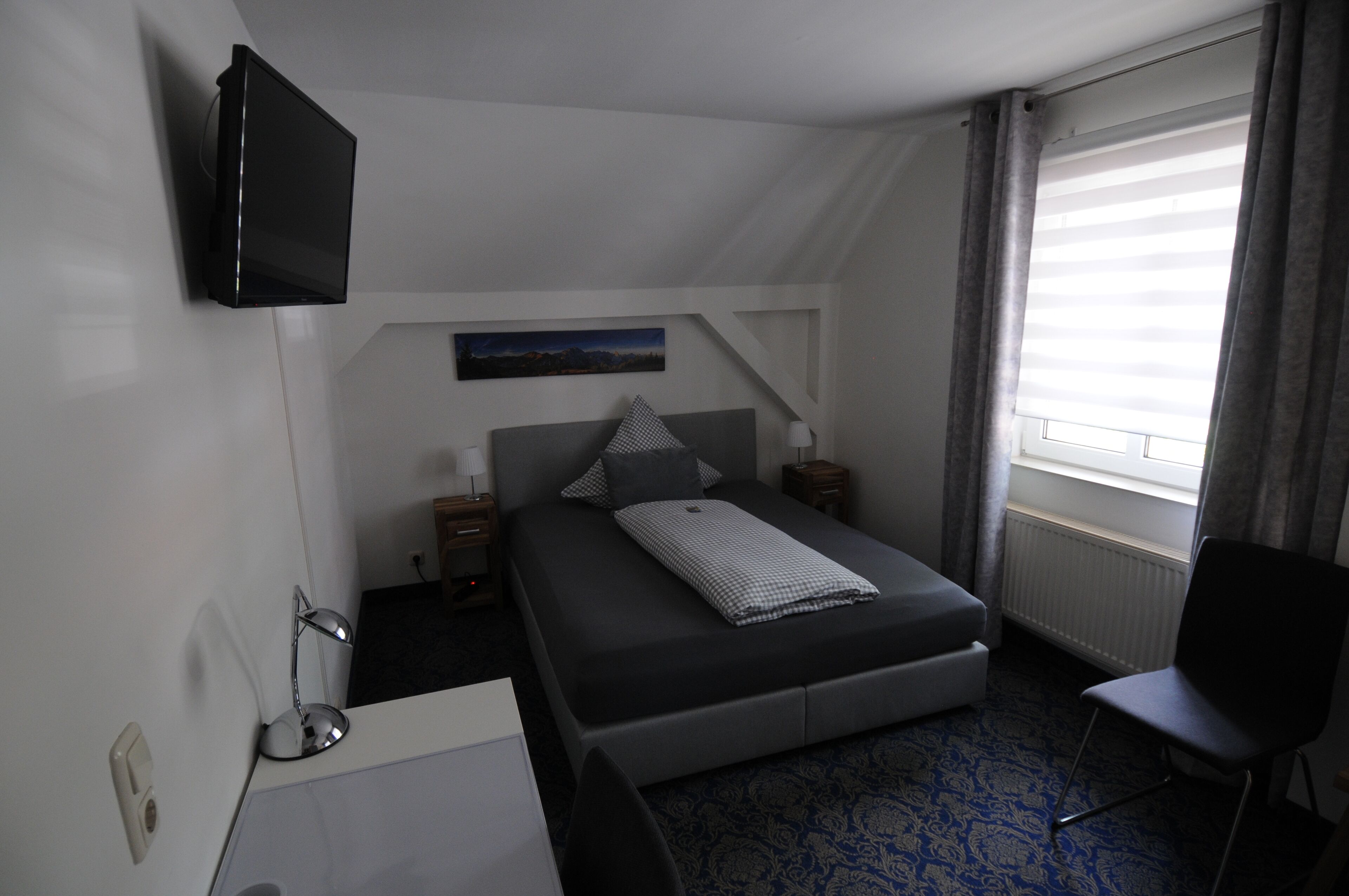 standard double room | premium bedding, desk, iron/ironing board, cots/infant beds