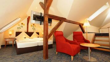 Premium bedding, desk, iron/ironing board, cribs/infant beds