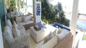 Comfort Villa, 6 Bedrooms, Ocean View, Beachfront | Terrace/patio