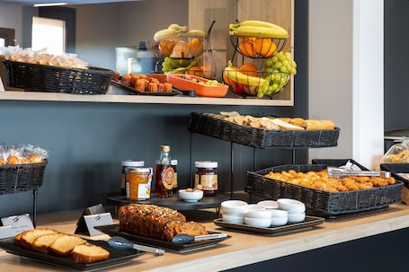 Daily buffet breakfast (EUR 14 per person)