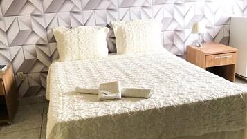 Minibar, free WiFi, bed sheets