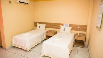 Frigobar, Wi-Fi de cortesia, roupa de cama