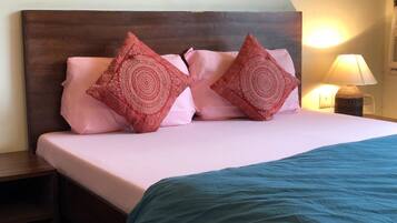 1 bedroom, free WiFi, bed sheets