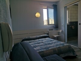 Comfort Quadruple Room, 1 Double Bed with Sofa bed, Accessible | Desk, soundproofing, iron/ironing board, free WiFi