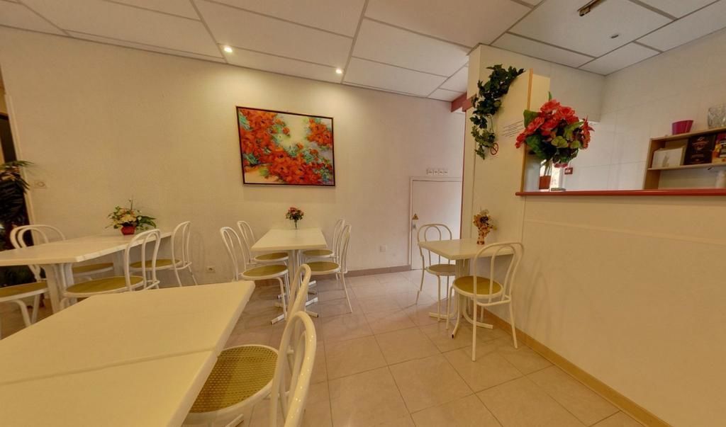 Desayuno buffet diario (EUR 6.00 por persona)