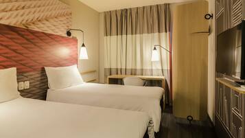 Standard Apartment, 2 Single Beds | Premium bedding, desk, soundproofing, free WiFi