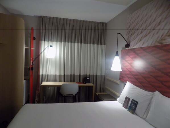 Standard Apartment, 1 Double Bed | Premium bedding, desk, soundproofing, free WiFi - ibis Erechim (Erechim)