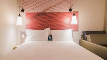 Roupas de cama premium, escrivaninha, quartos à prova de som