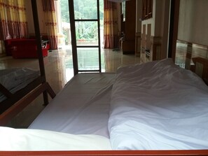 Dormitorio compartido | Centro de negocios en la habitación