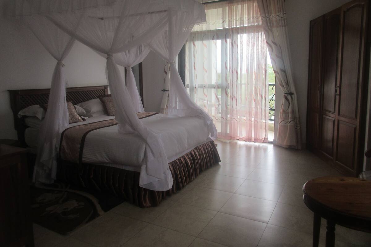 Chambre Deluxe avec lits jumeaux, vue montagne | 1 chambre, minibar, bureau, Wi-Fi gratuit