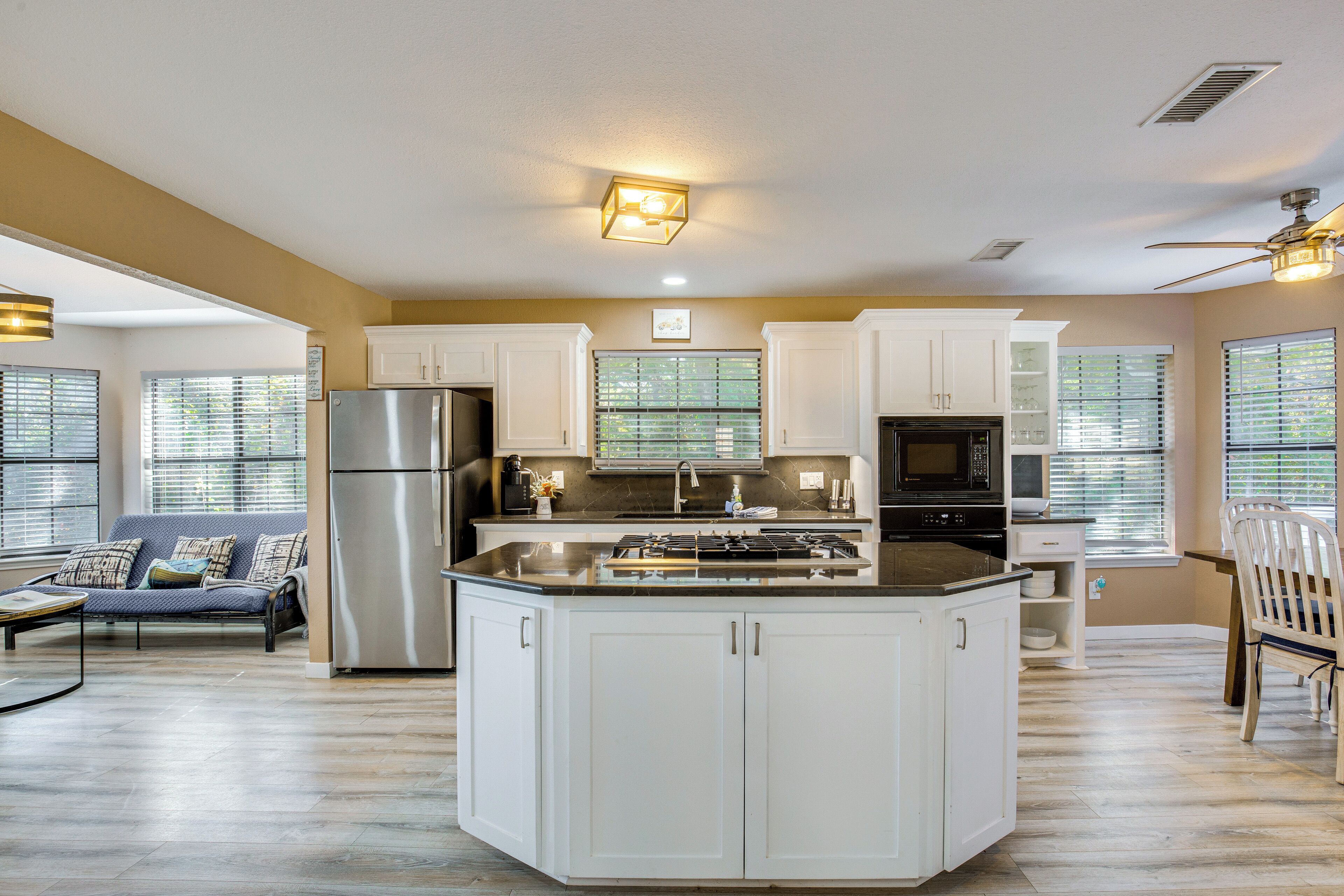 Fridge, microwave, stovetop, dishwasher