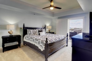 2 bedrooms, iron/ironing board, Internet, bed sheets - Beachfront Destin Condo w/ Pool & Harbor View! (Destin)