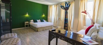 So & Leo Guest House