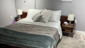 2 habitaciones, escritorio, tabla de planchar con plancha y wifi gratis