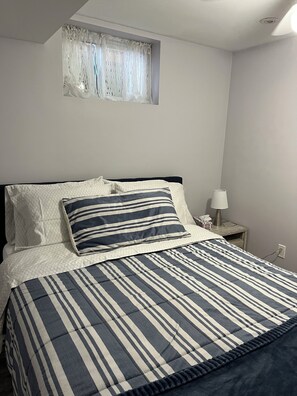 2 bedrooms, desk, iron/ironing board, free WiFi