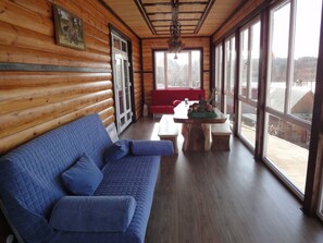 Cottage | 1 bedroom, soundproofing, iron/ironing board, free WiFi