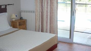 Rollaway beds, free WiFi