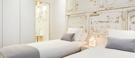 2 bedrooms, soundproofing, iron/ironing board, Internet