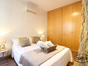 Iron/ironing board, internet, bed sheets - Huertas studio - Apartment in the center of Madrid (Madrid)