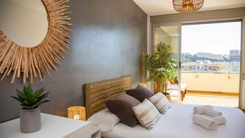 2 slaapkamers, een strijkplank/strijkijzer, reisbedje, gratis wifi