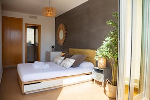 2 chambres, fer et planche à repasser, lit parapluie, Wi-Fi gratuit