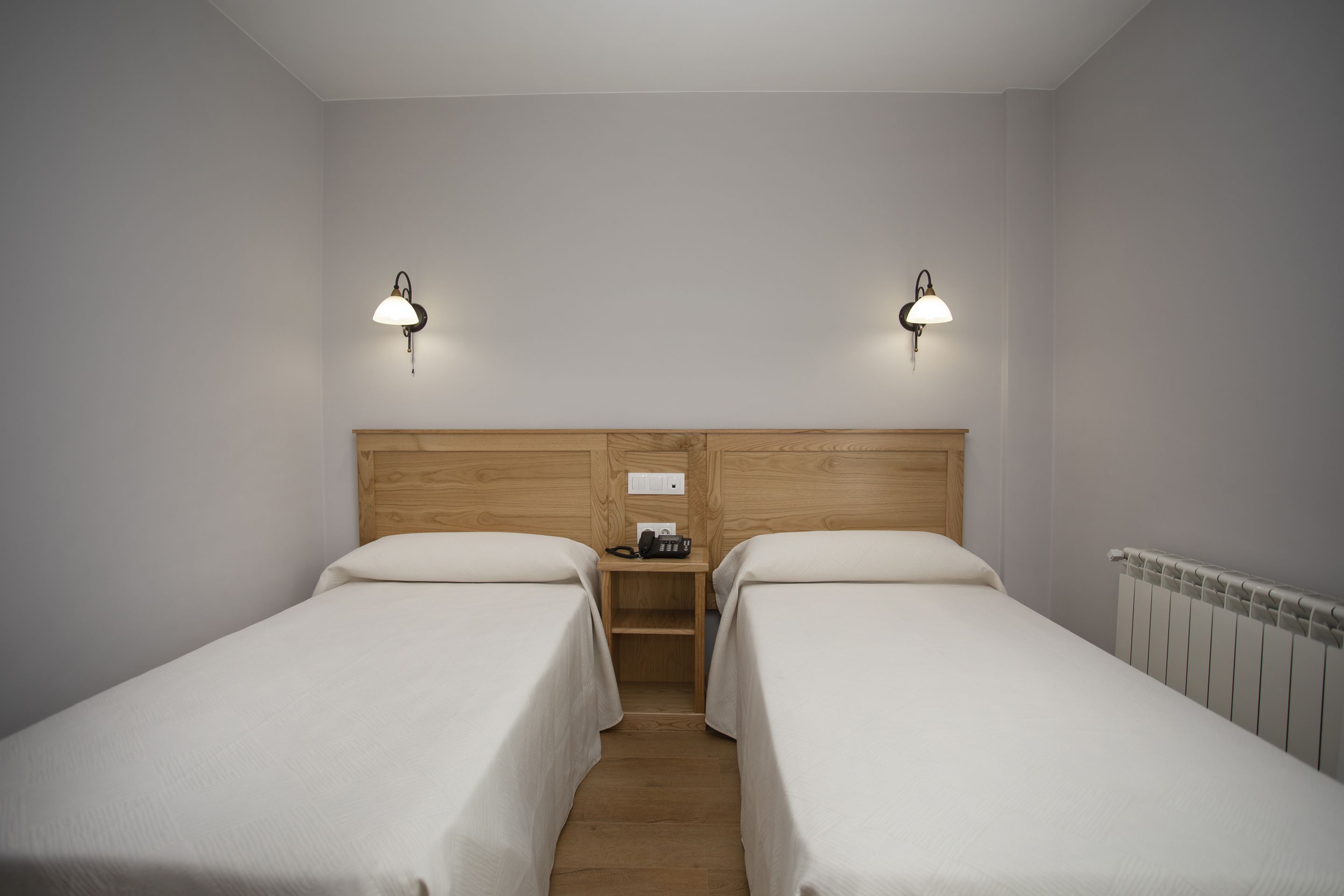 superior twin room | desk, soundproofing, free wifi, bed sheets