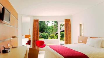 1 多间卧室、办公桌、熨斗/熨衣板