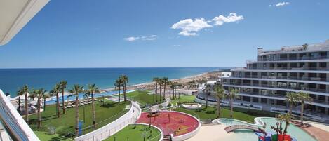 Lämmitetty uima-allas