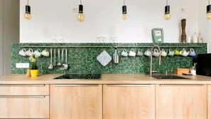 Kühlschrank, Herdplatte, Geschirrspüler