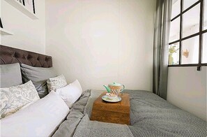 デスク、防音設備、アイロン / アイロン台、WiFi