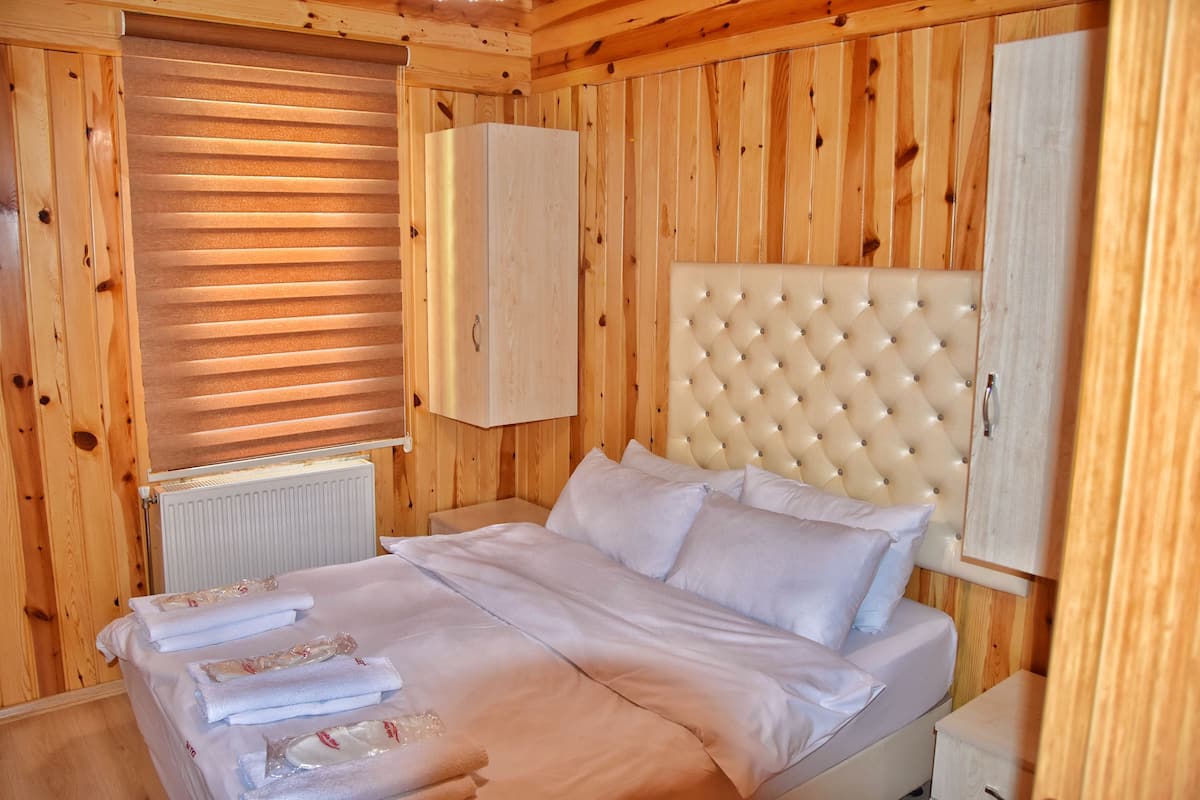 Apartment, Lake View | 1 bedroom, in-room safe, desk, soundproofing