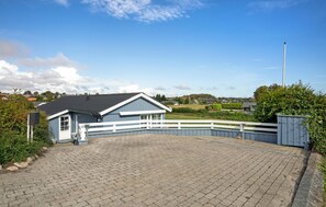 Property grounds - 3 bedroom beautiful home in Hejls (Hejls)