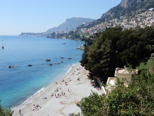 Sehr schönes Menton Haus 110 m2, 10 Minuten vom Meer und Geschäften, in 