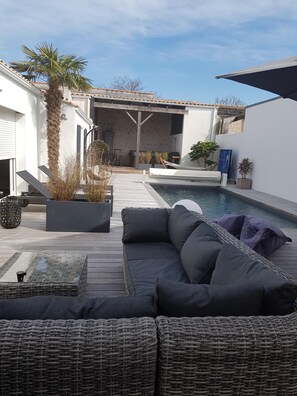A heated pool - Magnificent house with swimming pool in a quiet cul-de-sac (Puilboreau)