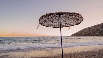 Una playa cerca, pesca