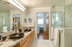 Towels - Big ocean Views - mid-century modern beach house - Monthly Rental Only (Shell Beach)