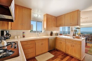 Refrigerador, microondas, parrilla de estufa y lavavajillas 