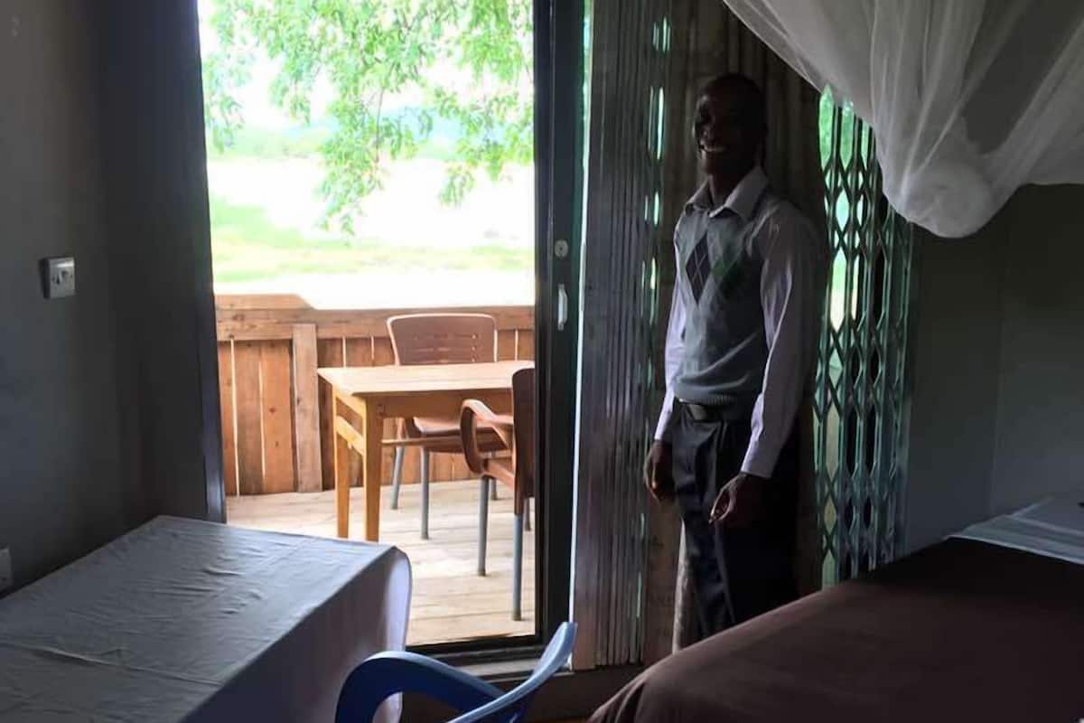 Minibar, desk, wired Internet