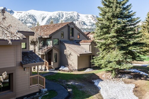 Snowcreek #320 Spacious, 3 bedroom + loft in Snowcreek phase 2 . Sleeps 10. Amazing Views!