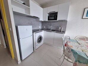 Køleskab, kogeplade, fryser