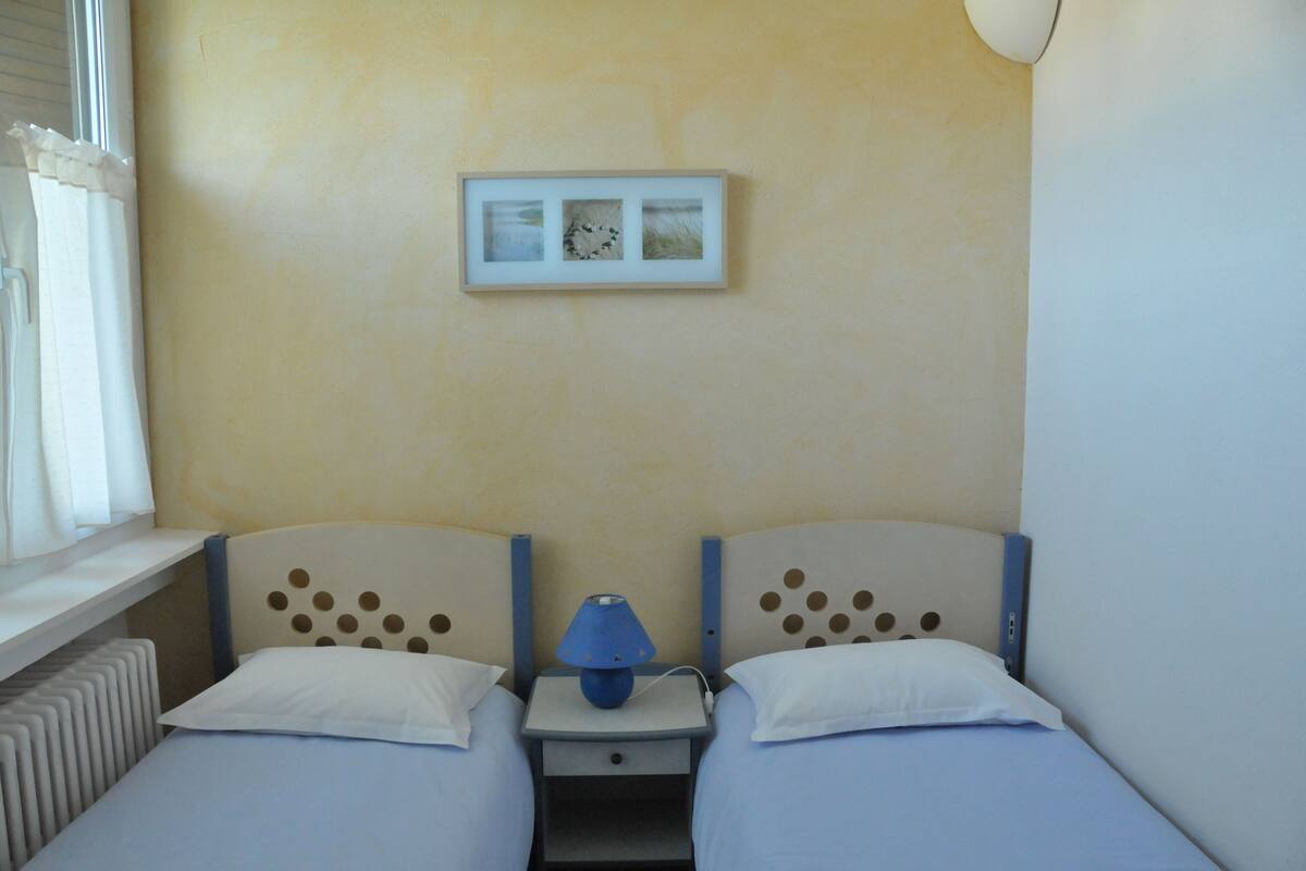 Premium bedding, desk, free WiFi, bed sheets