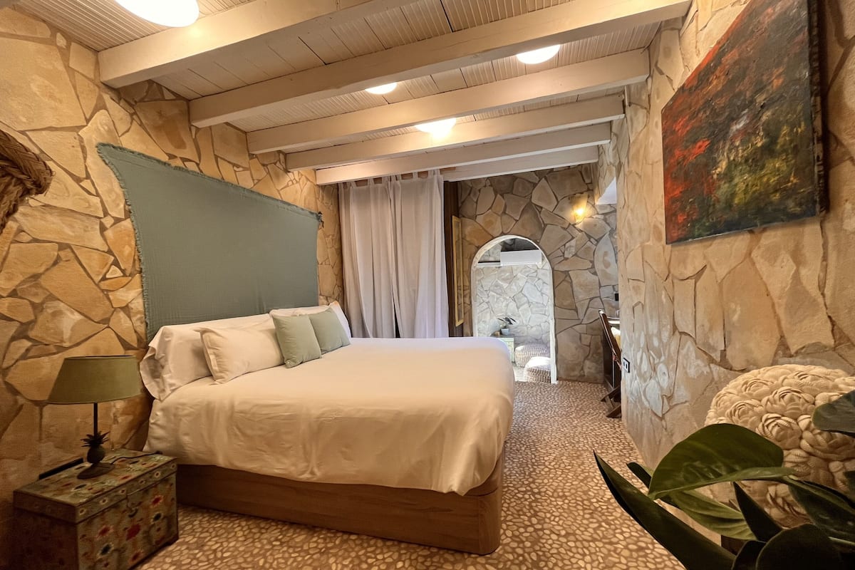 comfort apartment, ensuite, courtyard view (casita )