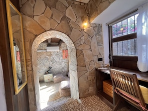 คอมฟอร์ทอพาร์ทเมนท์, ห้องน้ำในตัว, วิวสวนหย่อม (Casita ) | ภายใน