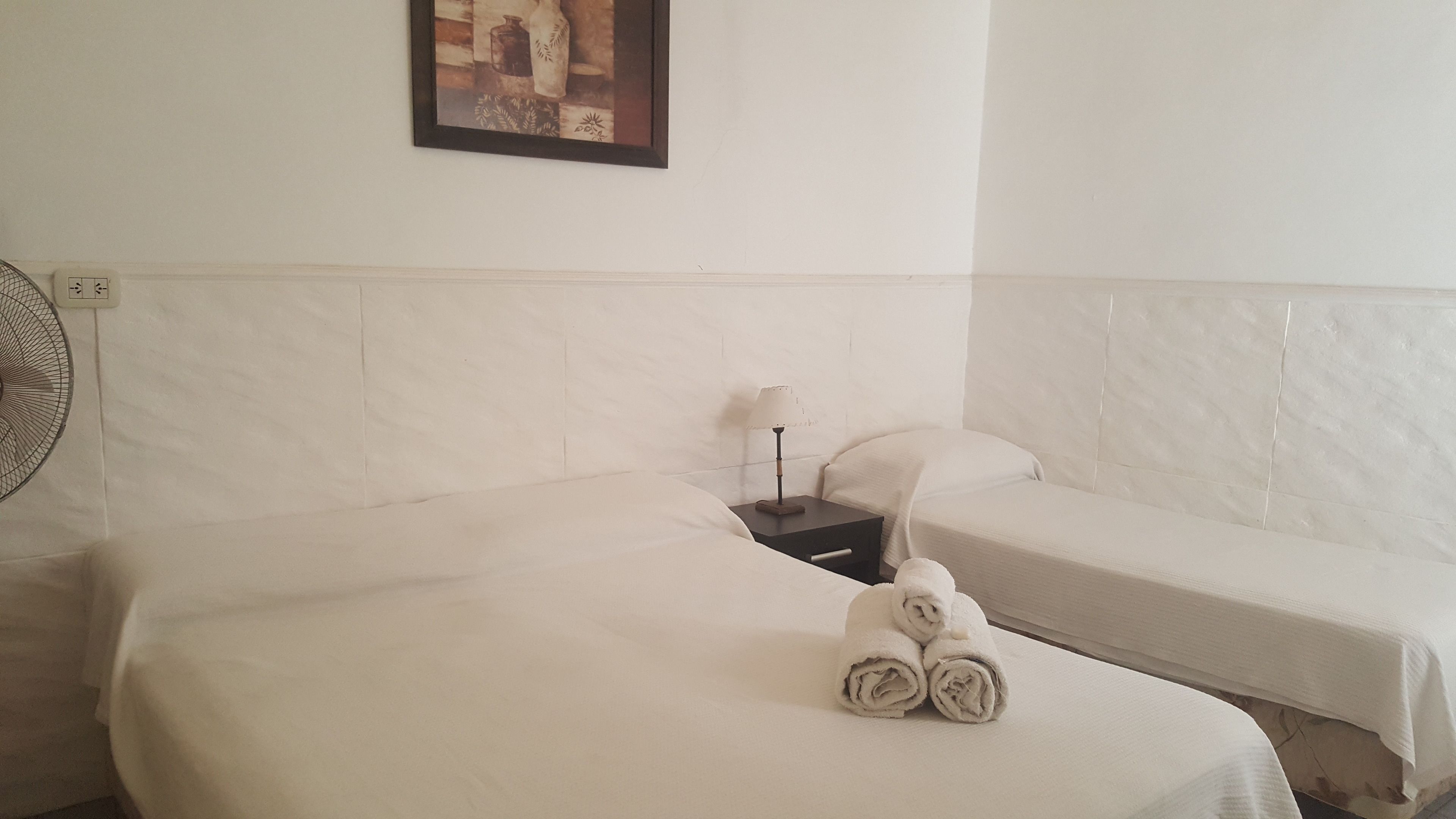 Tripla Economy, letti multipli, bagno privato | Wi-Fi gratuito, lenzuola