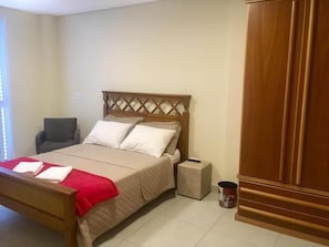 Soundproofing, free WiFi, bed sheets - Tapera Hostel (São Paulo)