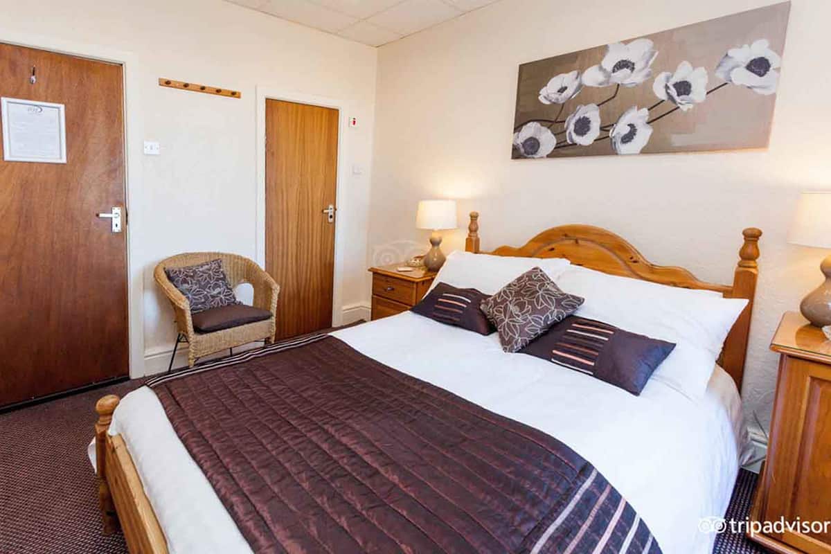 Double Room, Sea View | Blackout drapes, soundproofing, iron/ironing board, free WiFi