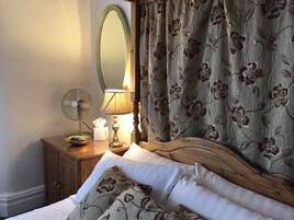 Romantische kamer, 1 tweepersoonsbed, uitzicht op zee | Verduisterende gordijnen, geluiddichte muren