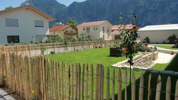 Pemandangan dari properti
