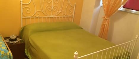 Double or Twin Room | Desk, free cribs/infant beds, rollaway beds, free WiFi