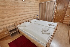 Superior vierpersoonskamer | 1 slaapkamer, een minibar, geluiddichte muren, gratis babybedden